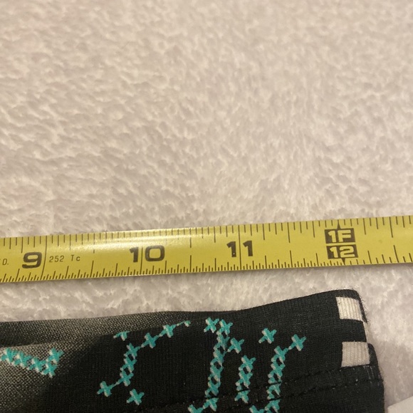 NWT Marilyn Monroe Christmas Leggings - Picture 4 of 8